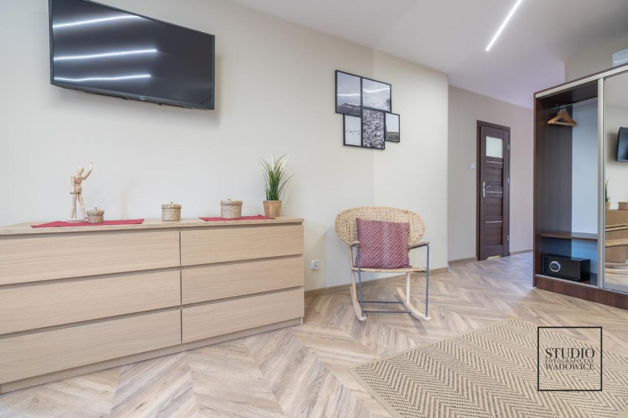 Apartament Karminowy Lägenhet Wadowice Exteriör bild