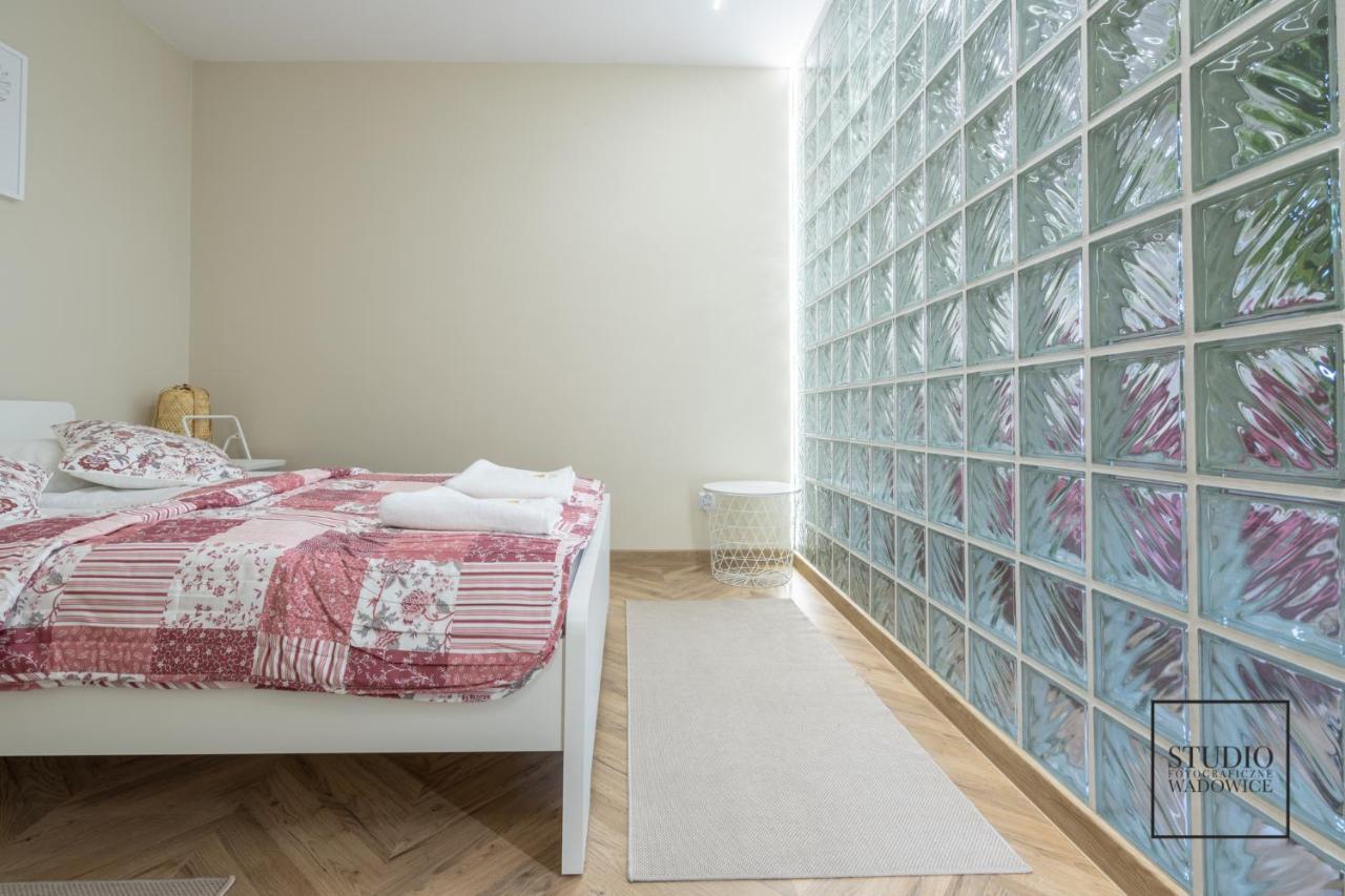 Apartament Karminowy Lägenhet Wadowice Exteriör bild
