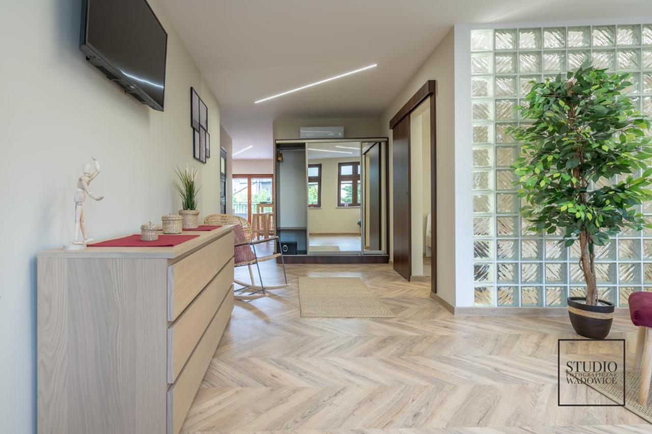 Apartament Karminowy Lägenhet Wadowice Exteriör bild