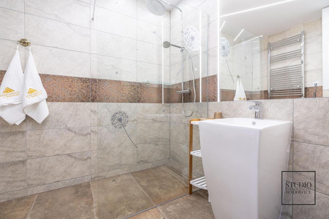 Apartament Karminowy Lägenhet Wadowice Exteriör bild