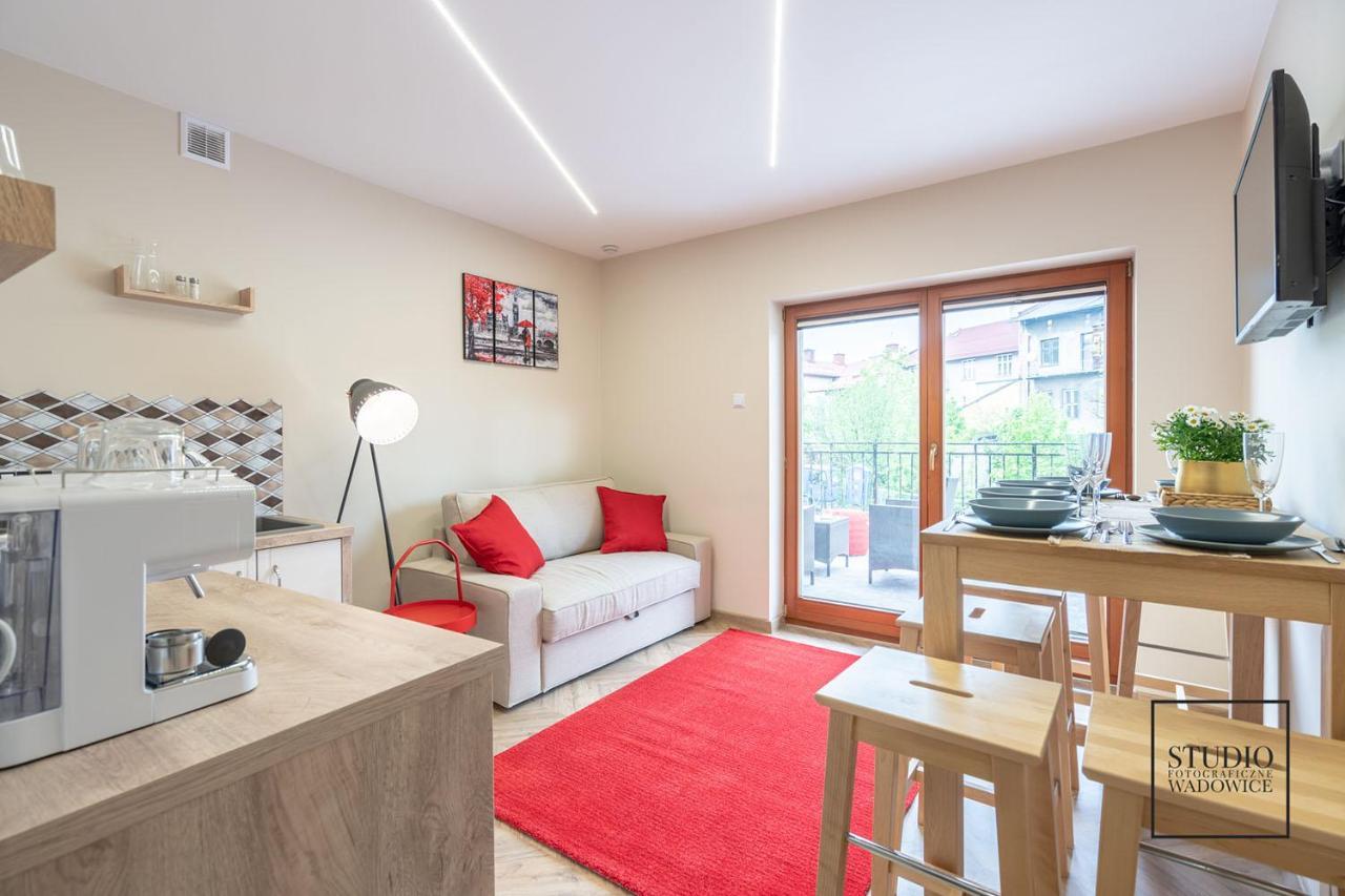 Apartament Karminowy Lägenhet Wadowice Exteriör bild