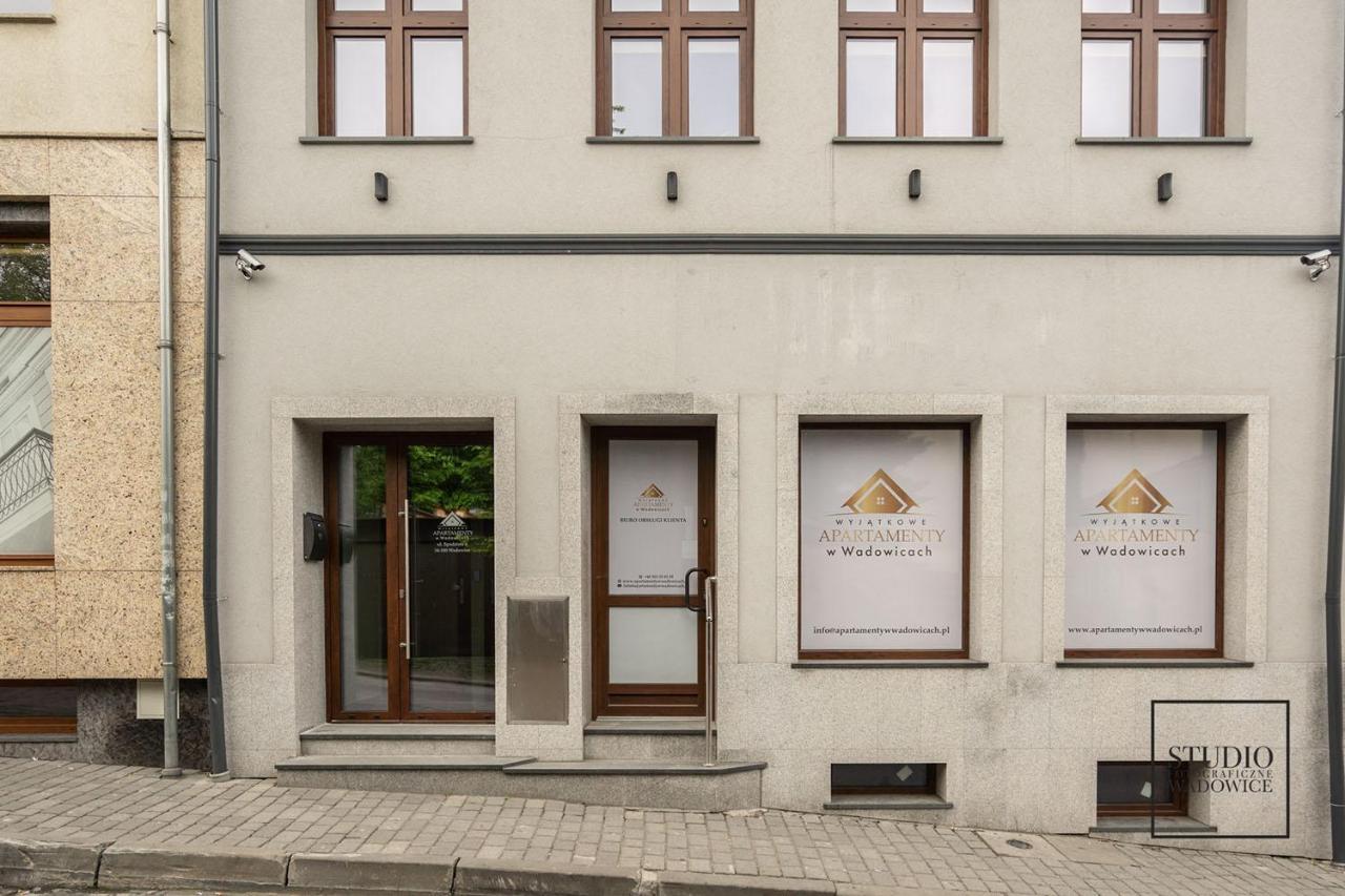Apartament Karminowy Lägenhet Wadowice Exteriör bild